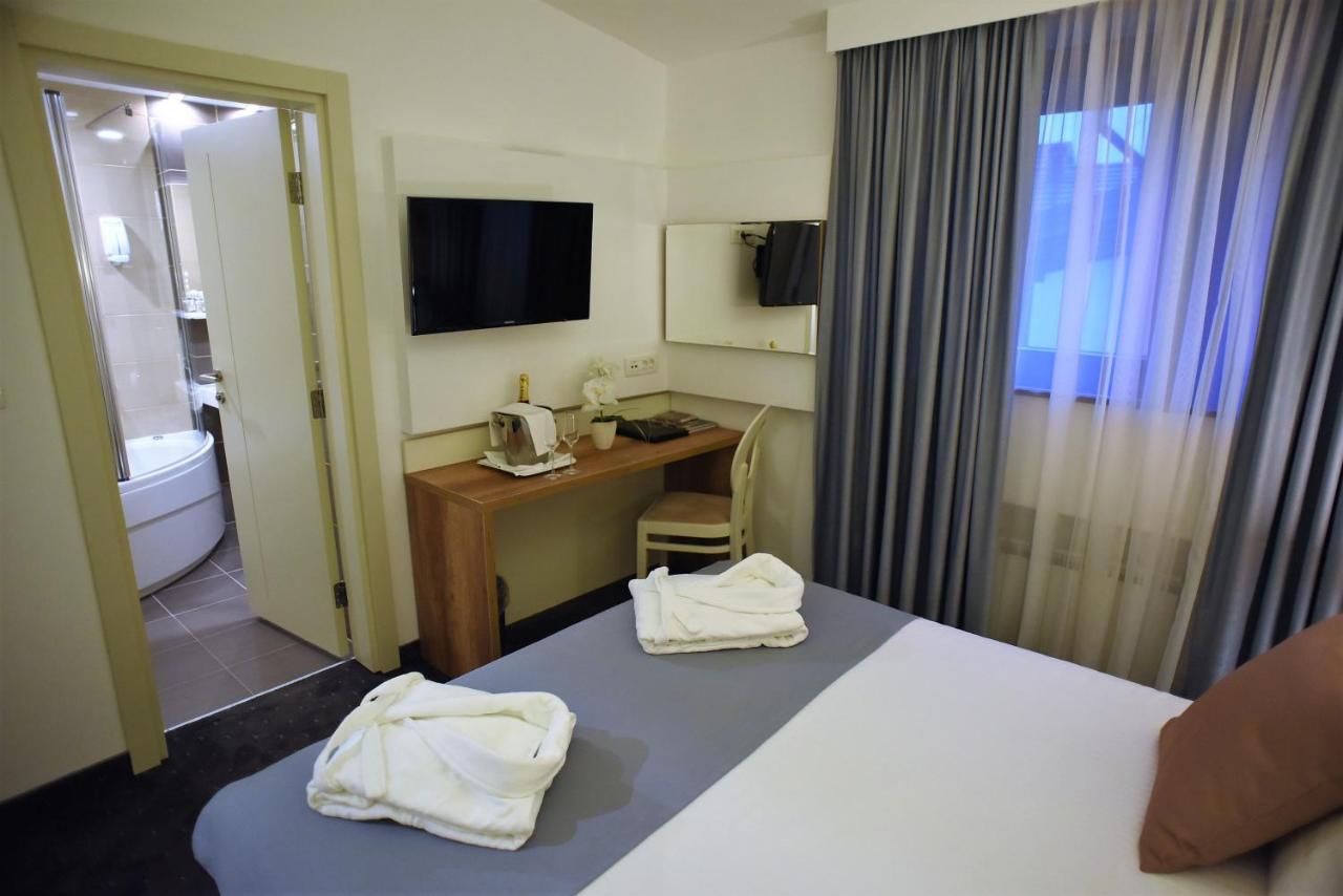 Hotel Santiny 4*