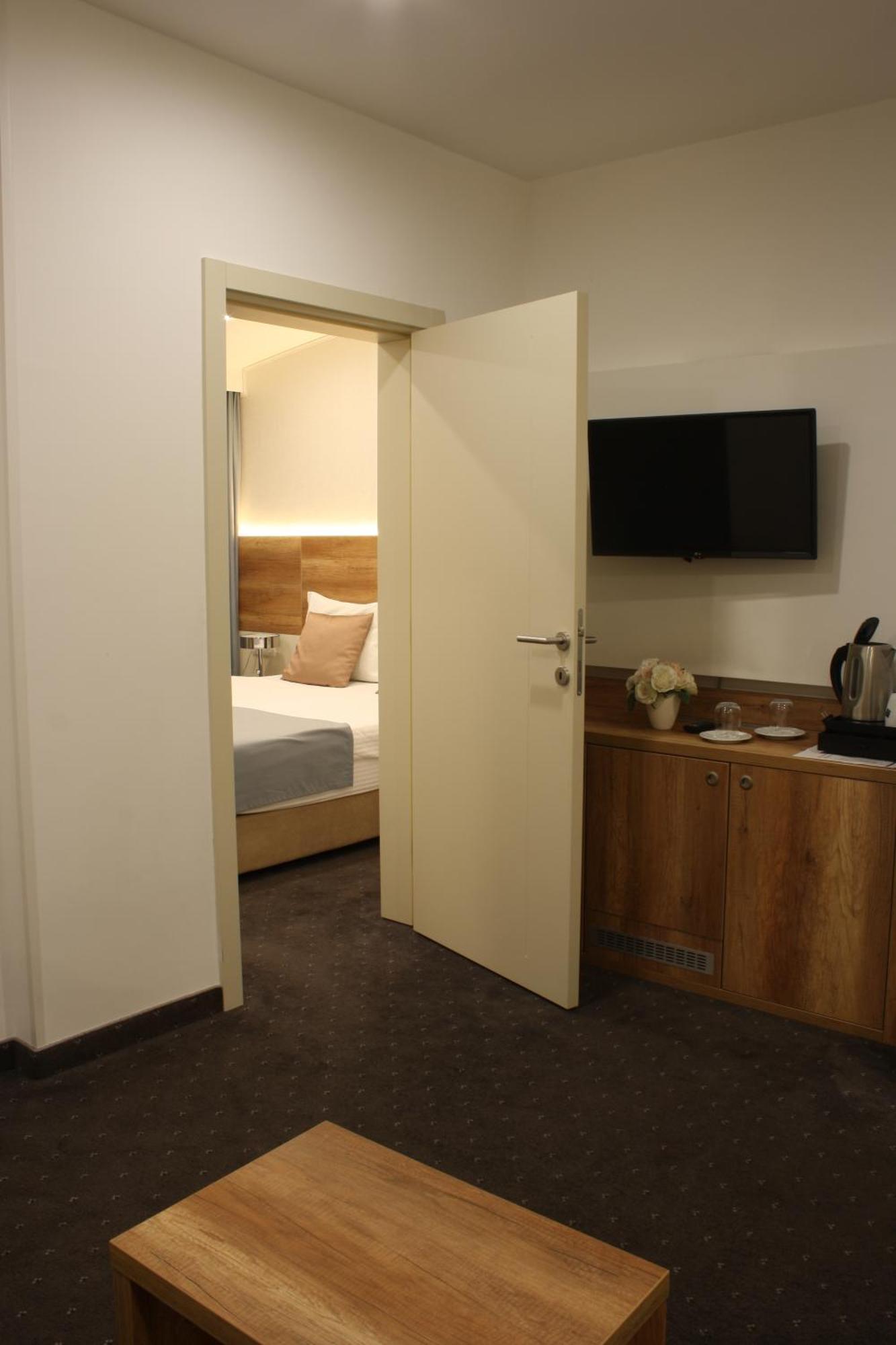 Santiny 4* Sveta Nedjelja (Zagreb)