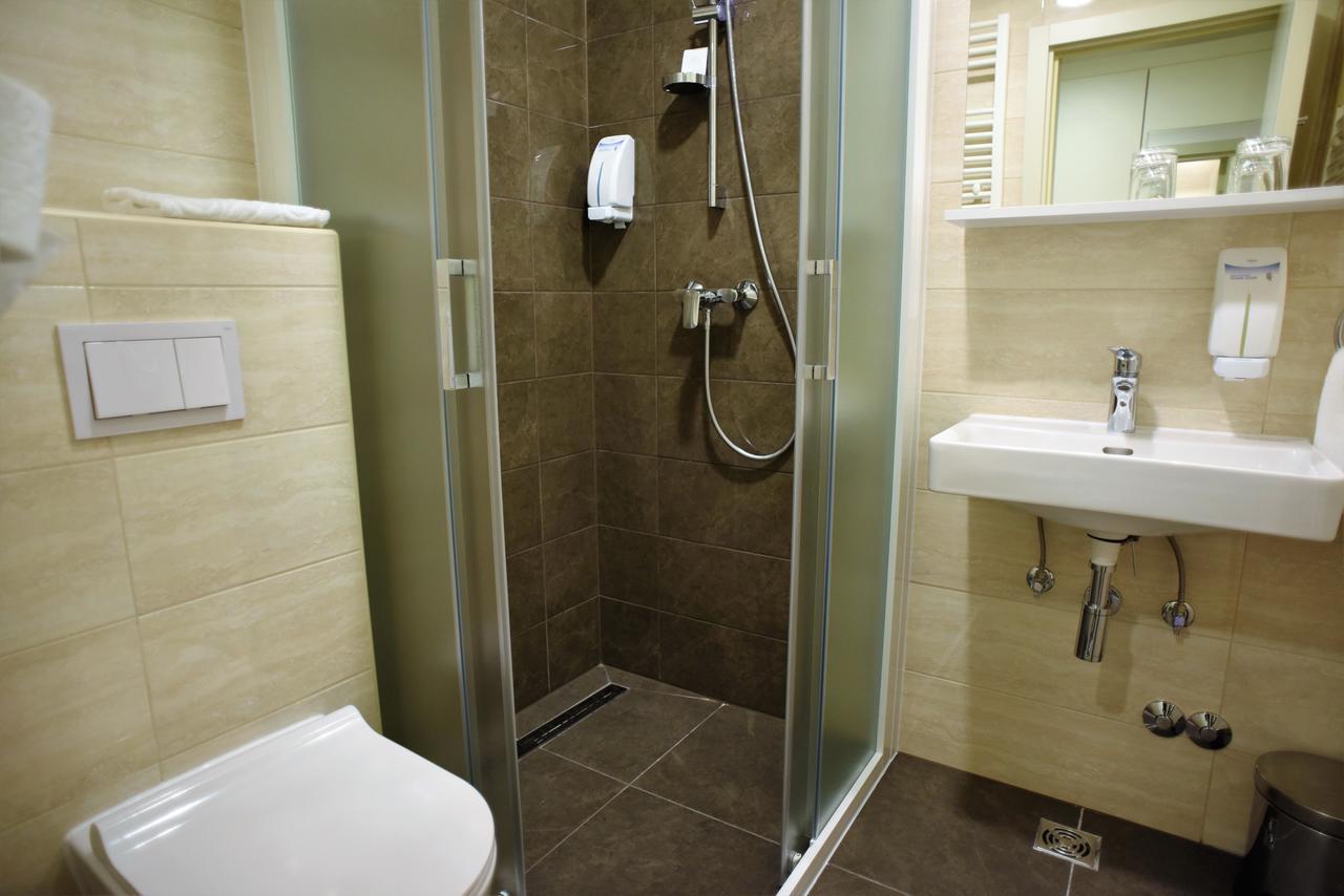 Santiny Hotel Sveta Nedjelja (Zagreb)